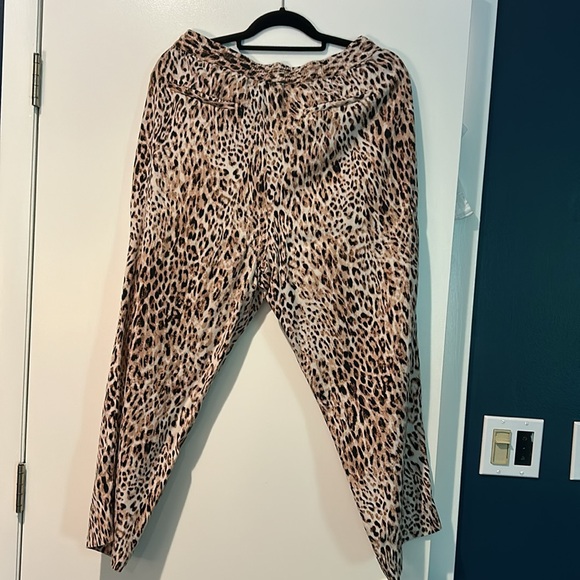 Leopard pants - Picture 5 of 5